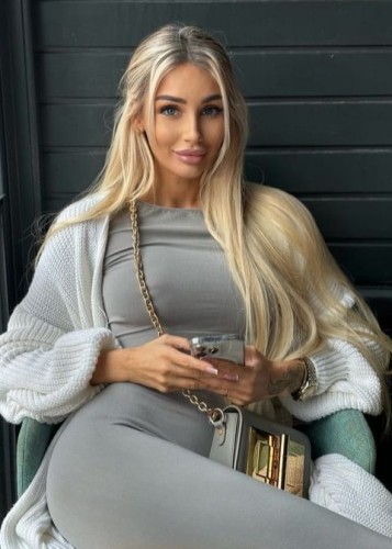 Есения, Г. Салехард